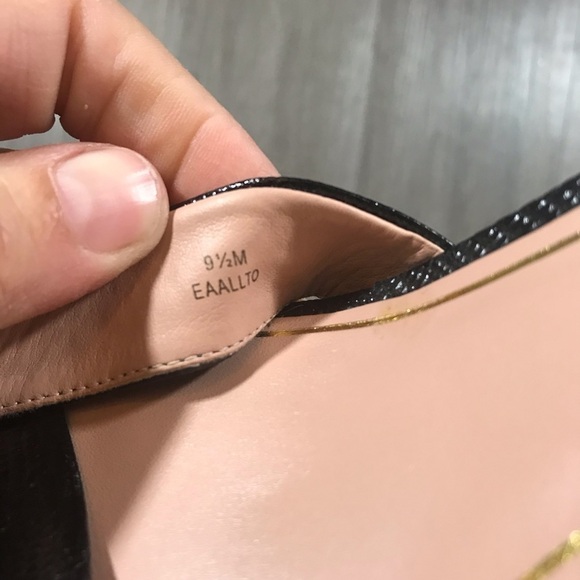 Enzo Angiolini Black Textured Vegan Leather Sandal - Picture 5 of 6